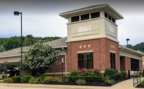 BB&T Branch in 3435 Valley Plaza Pkwy, Covington, KY 41011, US